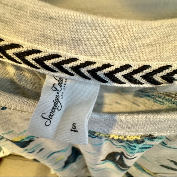 Sovereign Code, Small, men’s T. Island theme. - Picture 3 of 4